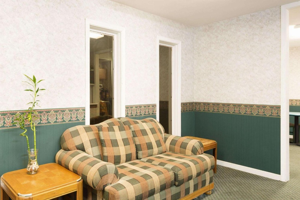 Super 8 by Wyndham Taylorville IL Main image